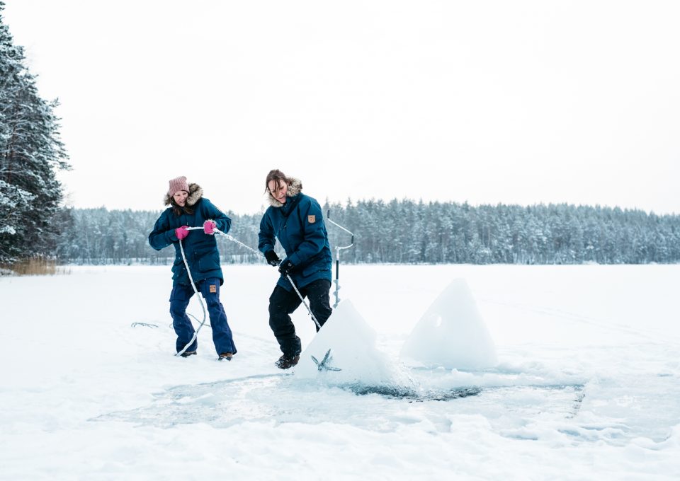 ice-freediving-freediver-finland-johanna-nordblad-lake
