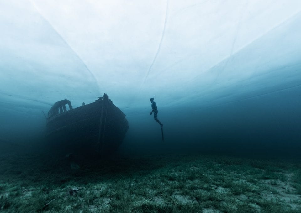 Ice diving, Canada, free diver
