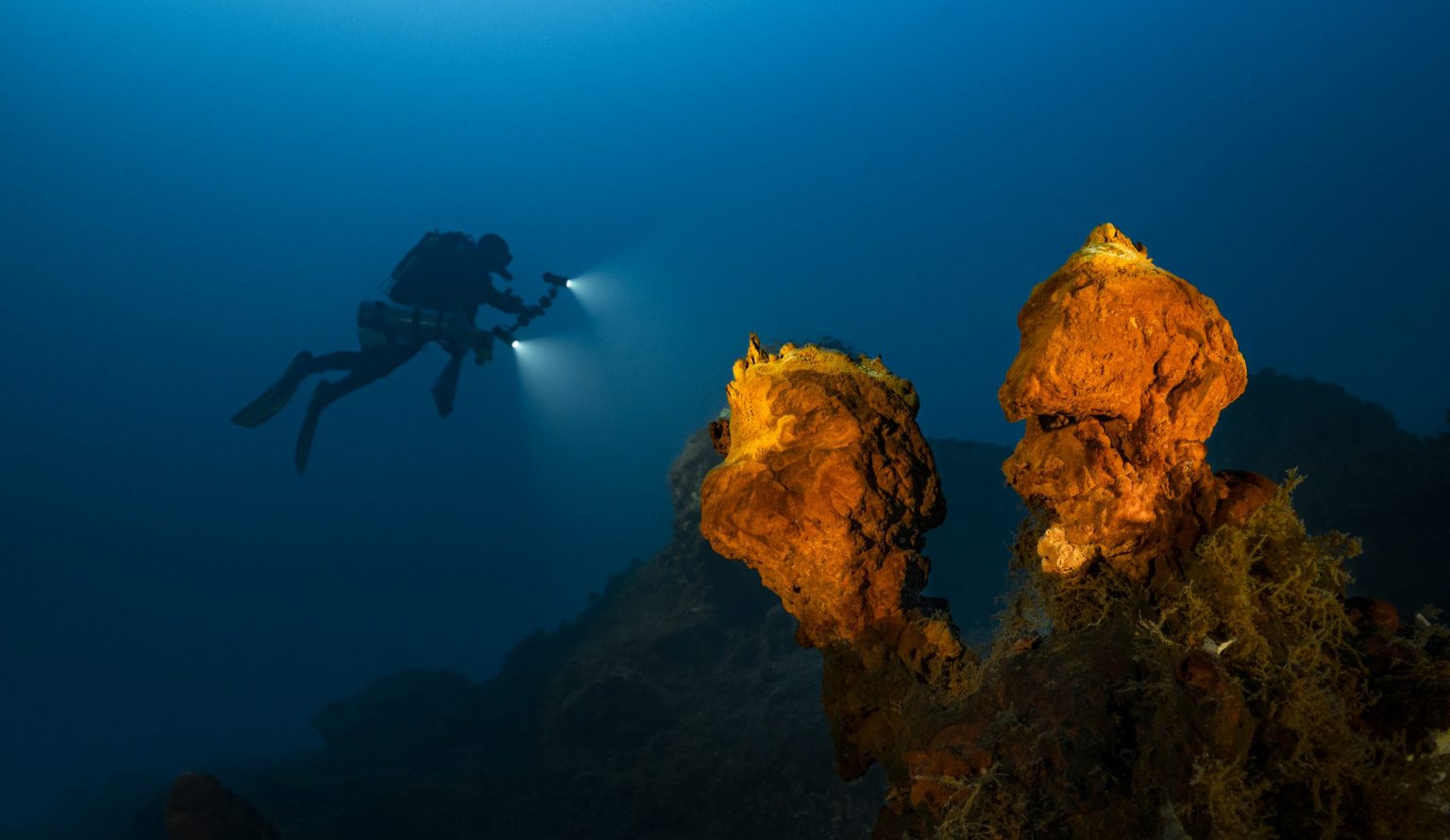 Underwater volcanoes in the Mediterranean Oceanographic Oceanographic